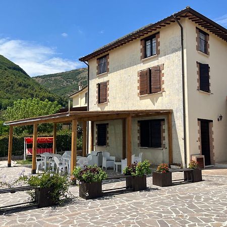 Casa Vacanze Vecchio Frantoio Residenza Leccino 스폴레토 외부 사진