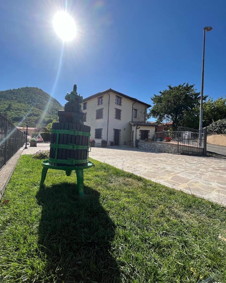 Casa Vacanze Vecchio Frantoio Residenza Leccino 스폴레토 외부 사진